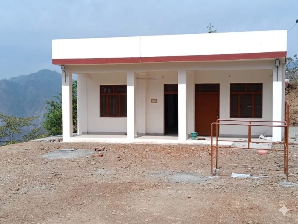 द्वारीखाल : सुमेरुसैंण को मिली ₹60 लाख की सौगात, नवनिर्मित पशु सेवा केंद्र का लोकार्पण