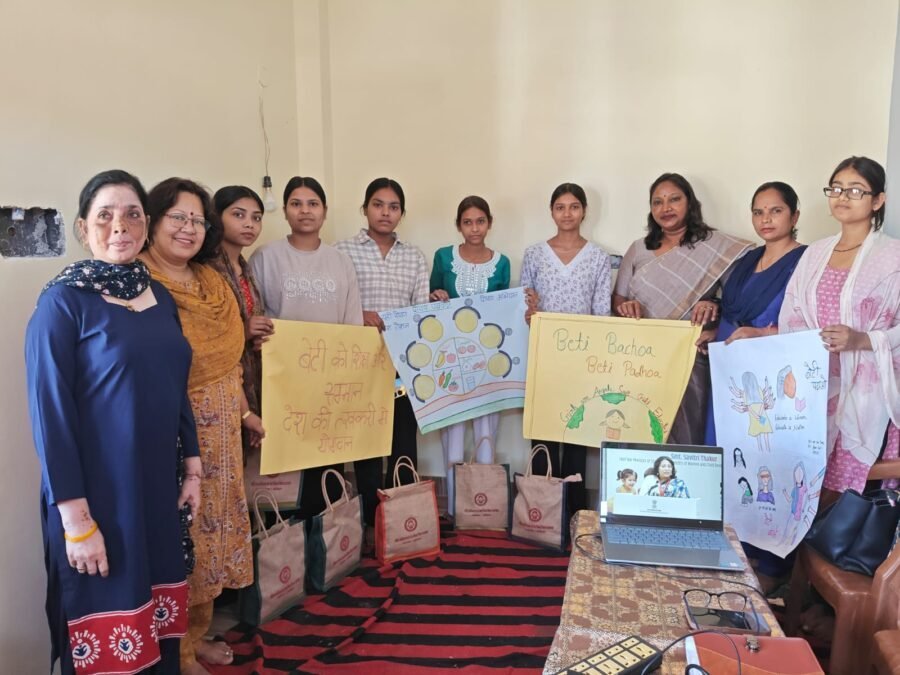 “बचपन के 06 साल, पोषण–पढ़ाई के साथ” आठवें पोषण पखवाड़े का शुभारंभ, महिलाओं और किशोरियों को दी गई पोषण की जानकारी