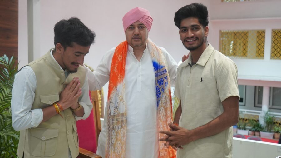 युवा हैकाथॉन उत्तराखण्ड-2026 में श्री गुरु राम राय पी.जी. कॉलेज को प्रथम स्थान, श्रीमहंत देवेन्द्र दास जी महाराज ने दी बधाई