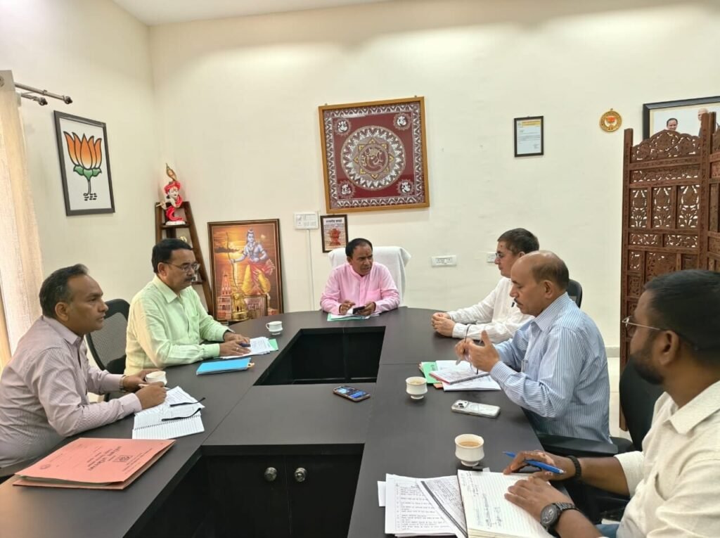 श्रीनगर में अंडरग्राउंड होगी सभी विद्युत लाइनें – डाॅ. धन सिंह रावत